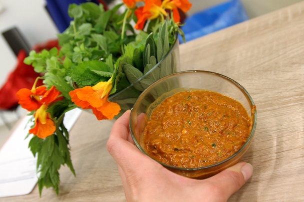Mexická quesadilla s pečenou tekvicou, chipotles papričkami a cheddarom (fotorecept) - obrázok 3