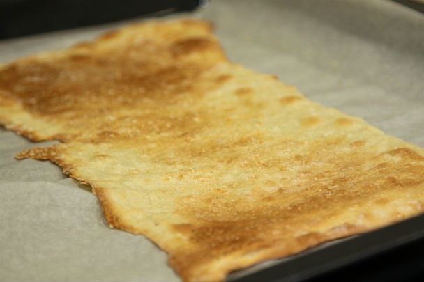 Talianske paradajky s mozzarellou, bazalkovým sorbetom a parmezánovým chlebom (fotorecept) - obrázok 3