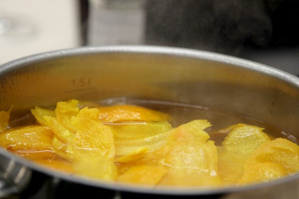 Sicílske pomaranče s klinčekovou panna cottou a čokoládovou mrveničkou (fotorecept) - obrázok 5