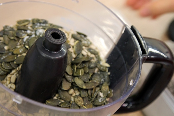 Semienková kanapka, špenátové pesto a pečená karotka - obrázok 2