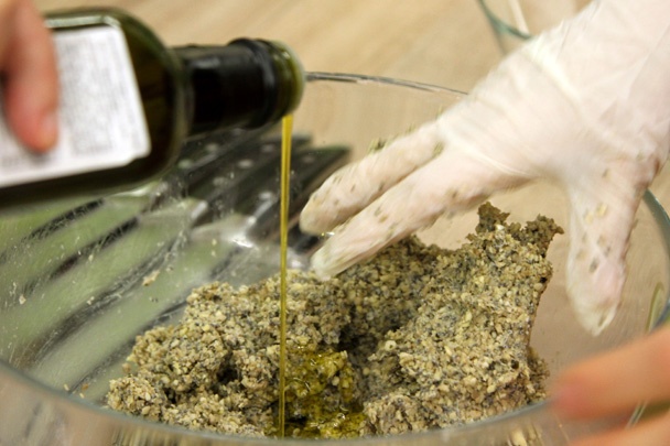 Semienková kanapka, špenátové pesto a pečená karotka - obrázok 3