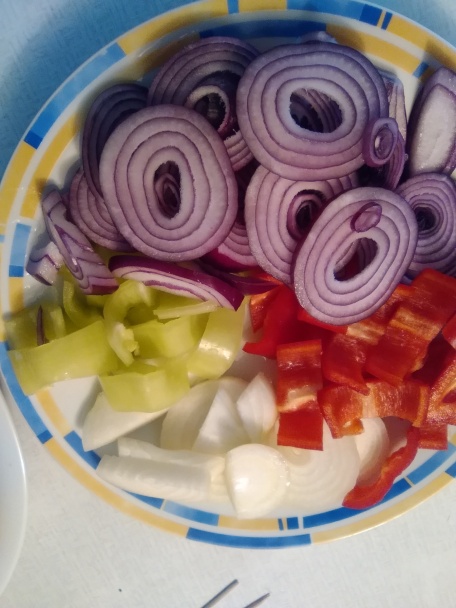 Špízy z morčacieho stehna so zeleninou a zemiakmi (fotorecept) - obrázok 2