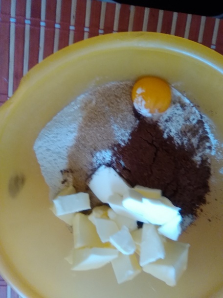 Strúhaný tvarohový koláč z celozrnnej múky a trstinového cukru (fotorecept) - obrázok 1