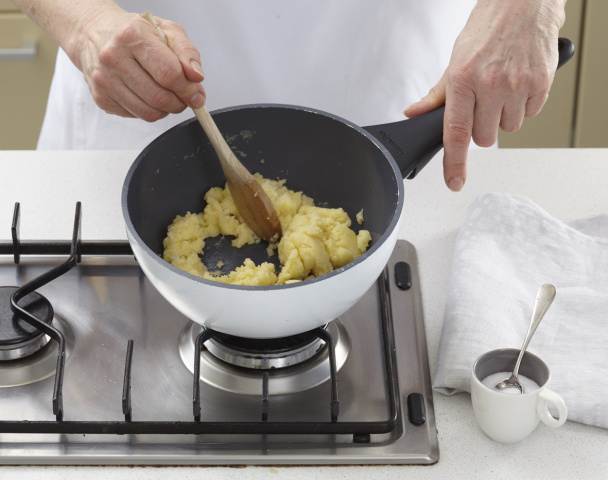 Veľkonočný veniec z odpaľovaného cesta (fotorecept) - obrázok 2