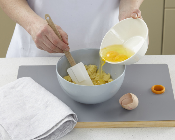 Veľkonočný veniec z odpaľovaného cesta (fotorecept) - obrázok 3