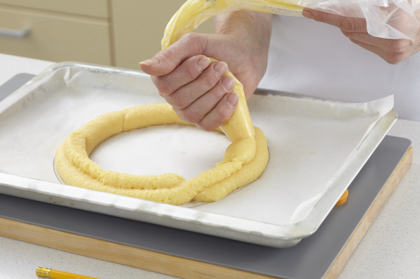 Veľkonočný veniec z odpaľovaného cesta (fotorecept) - obrázok 4