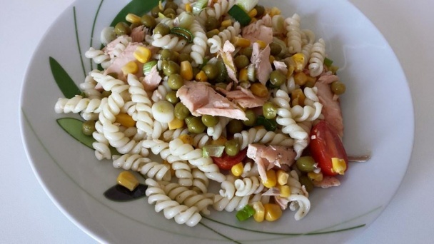 Cestovinový šalát s lososom (fotorecept) - obrázok 4