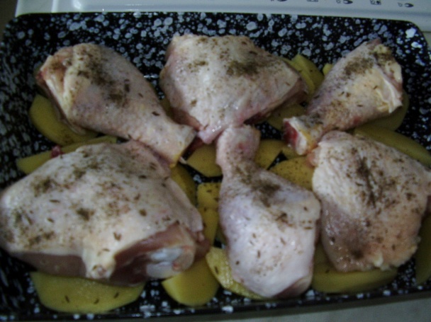 Kuracie stehná na zemiakoch so šampiňónmi - obrázok 2