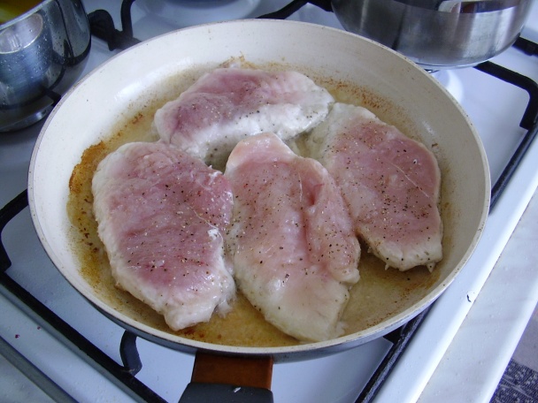 Kuracie prsia na prírodno s vínovou šafranovou omáčkou wine blanc (fotorecept) - obrázok 2