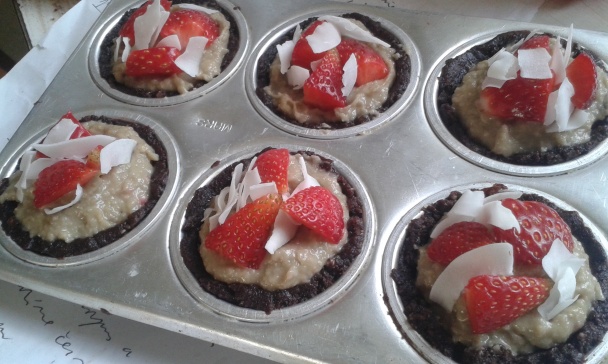 Jahodové raw košíčky a poháriky (fotorecept) - obrázok 7