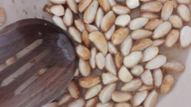 Rukolový šalát s praženými mandľami (fotorecept) - obrázok 2