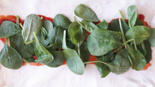 Šampiňónovo-mrkvový závin so špenátovými listami (fotorecept) - obrázok 1