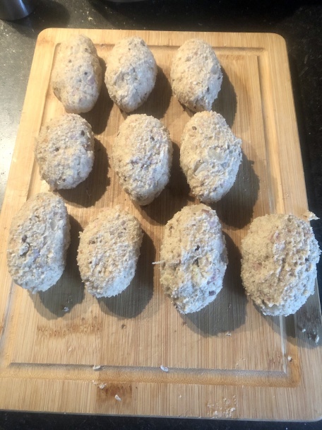 Niečo ako fašírky zo starých rožkov (fotorecept) - obrázok 15