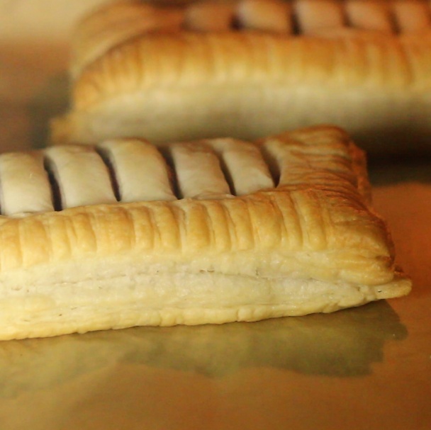 Lístkové koláčiky s marhuľovou alebo višňovou ovocnou náplňou (videorecept) - obrázok 7