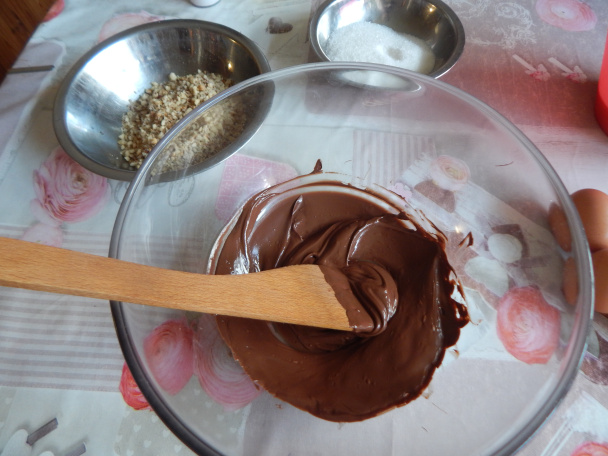 Čokoládovo-orechový koláč (fotorecept) - obrázok 1