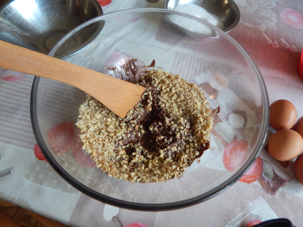 Čokoládovo-orechový koláč (fotorecept) - obrázok 2