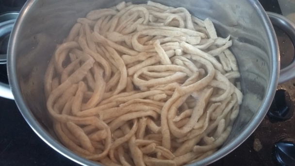 Domáce špaldové kváskové cestoviny so šampiňónovou omáčkou - obrázok 10