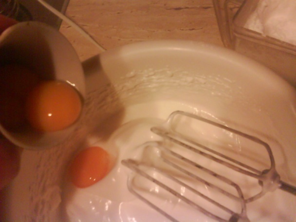 Orechový trojuholníkovy rez s vanilkovým krémom (fotorecept) - obrázok 1