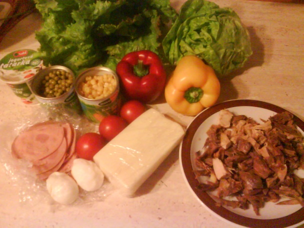 Šalát s kuracím mäskom  - obrázok 1