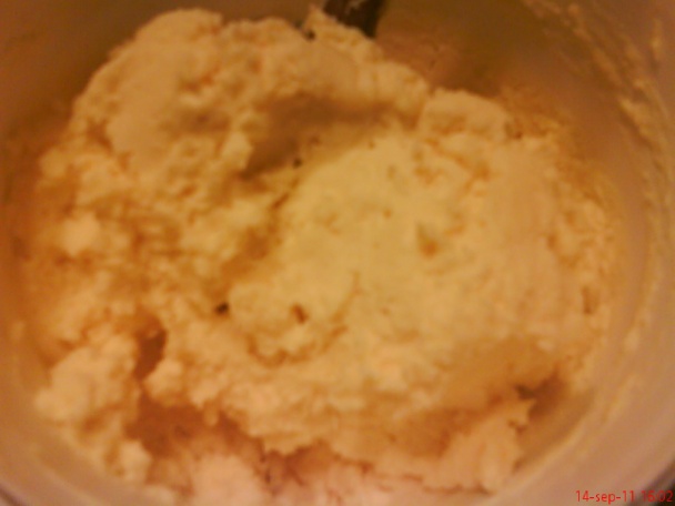 Karamelové rezy s ovocím a šľahačkou (fotorecept) - obrázok 11