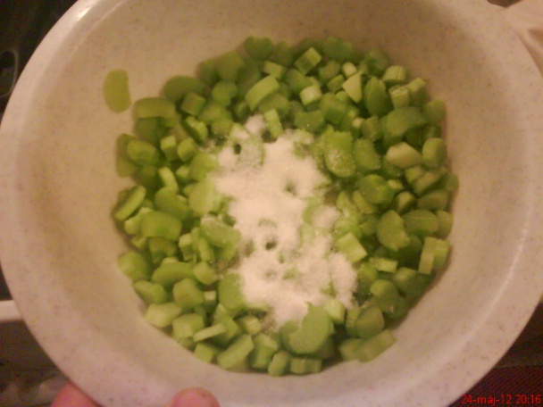 Rebarborový koláč ku kávičke (fotorecept) - obrázok 1