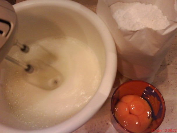 Orechové rezy so šľahačkou (fotorecept) - obrázok 1