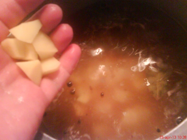 Fazuľová polievka s kapustou, mäskom a chlebovým pagáčom (fotorecept) - obrázok 2