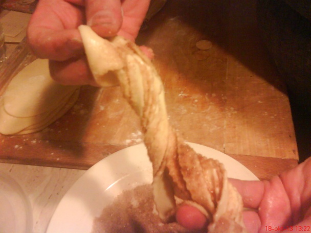 Škoricové klbká s plnkou (fotorecept) - obrázok 12