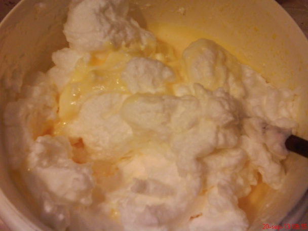 Makový koláč s karamelovou šľahačkou (fotorecept) - obrázok 3