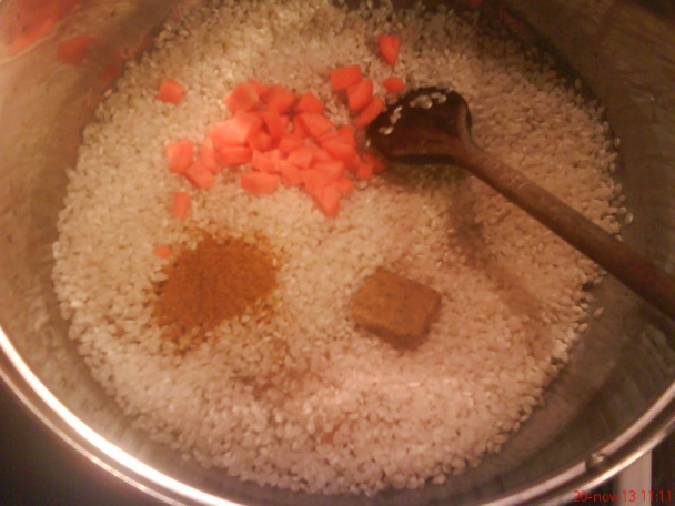 Karí rizoto so sójovými kockami - obrázok 2