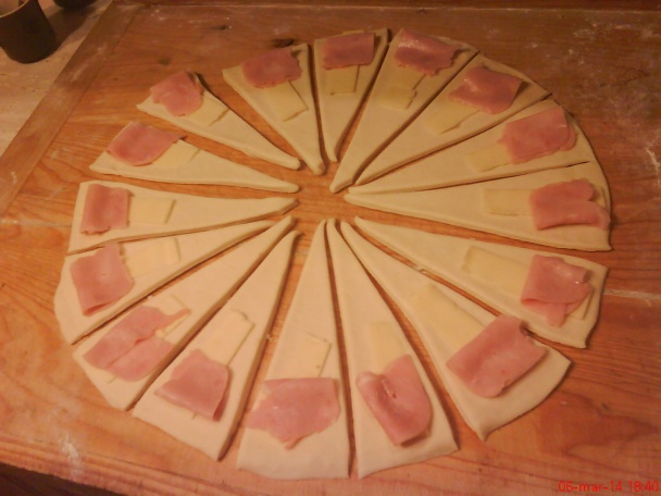 Osemvrstvové croissanty so šunkou (fotorecept) - obrázok 9