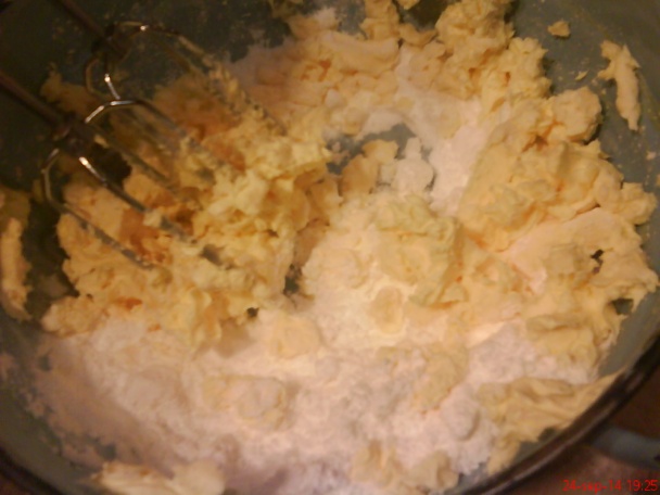 Orechový zákusok so žĺtkovou polevou (fotorecept) - obrázok 1