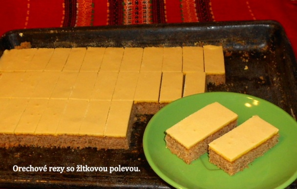 Orechový zákusok so žĺtkovou polevou (fotorecept) - obrázok 7