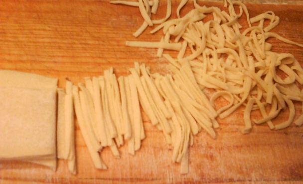 Univerzálne cesto na pirohy, taštičky, knedličky, širšie rezance a rôzne cestoviny (fotorecept) - obrázok 12