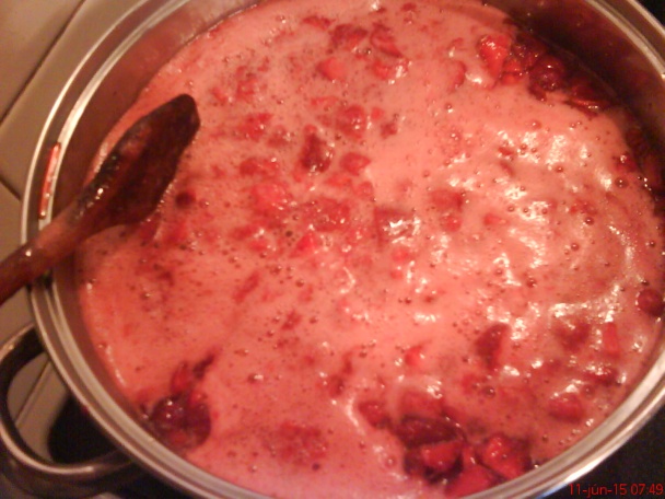 Jahodový džem s celými plodmi (fotorecept) - obrázok 7