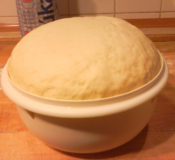 Syrové, škvarkové slimáky z kysnutého zemiakového cesta (fotorecept) - obrázok 6