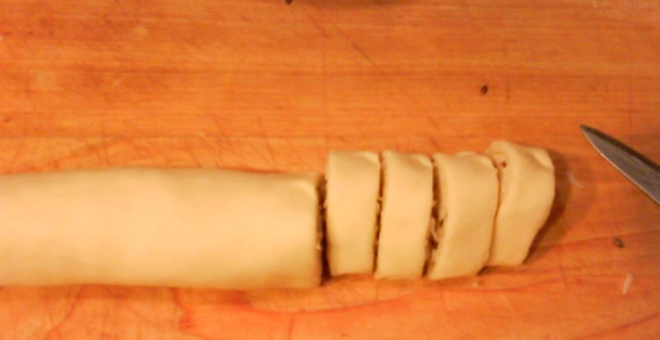 Syrové, škvarkové slimáky z kysnutého zemiakového cesta (fotorecept) - obrázok 11