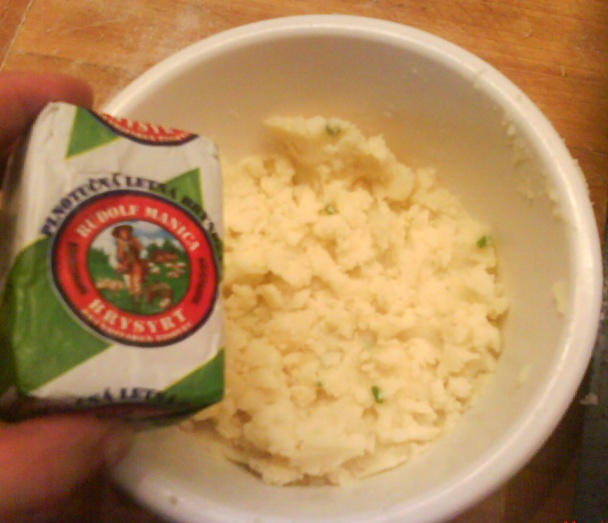 Zemiakový koláč s bryndzou a so slivkami (fotorecept) - obrázok 3