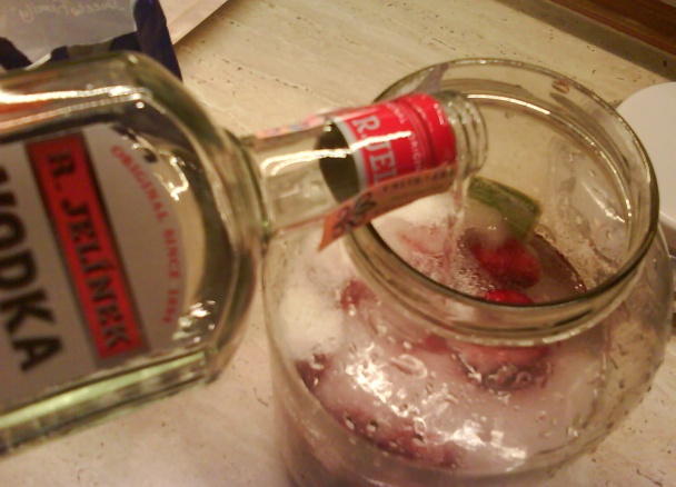 Jahodový likér (fotorecept) - obrázok 3