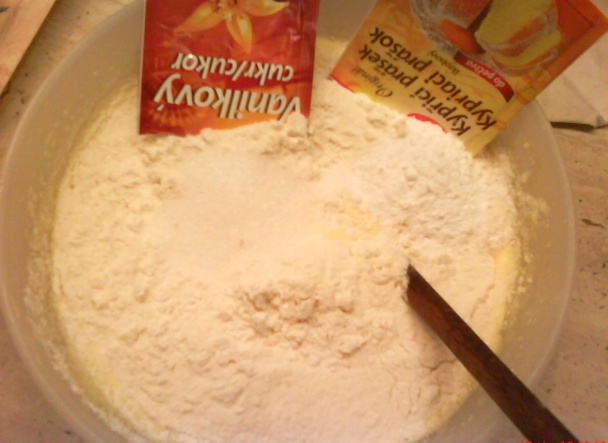 Jahodový hrnčekový koláč (fotorecept) - obrázok 2