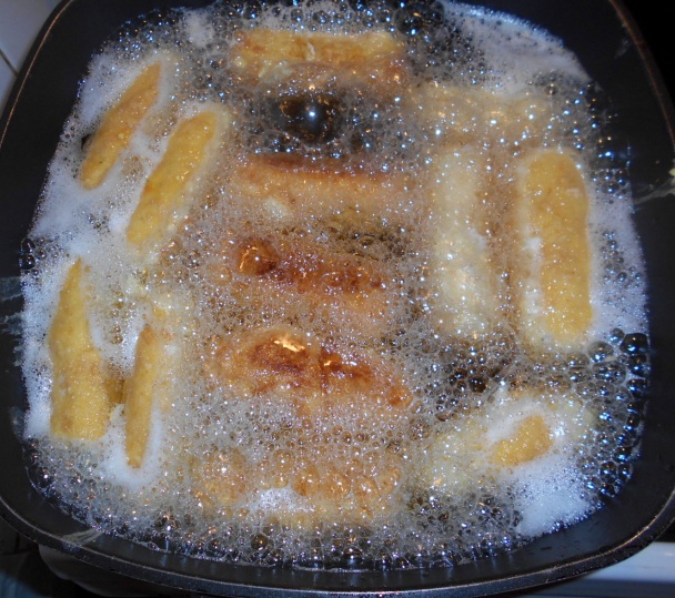 Zemiakové tyčinky so syrom a omáčkou (fotorecept) - obrázok 5