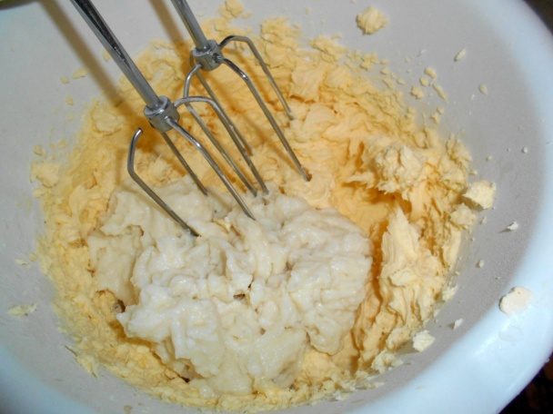 Makové rezy s vanilkovo-ovocnou plnkou (fotorecept) - obrázok 8