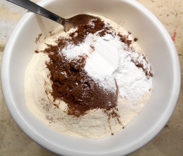 Glazovaný koláč so smotanovou plnkou (fotorecept) - obrázok 2