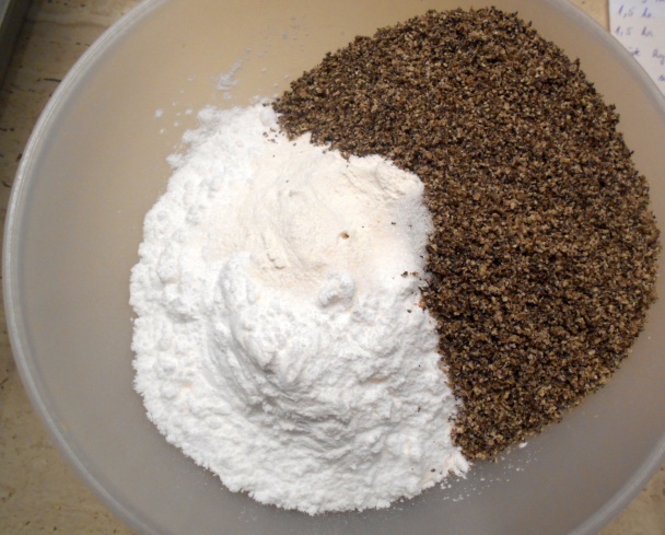 Makový zákusok s višňami (fotorecept) - obrázok 1