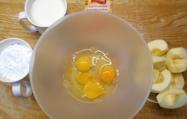 Jablkovo-kokosový koláč (fotorecept) - obrázok 1