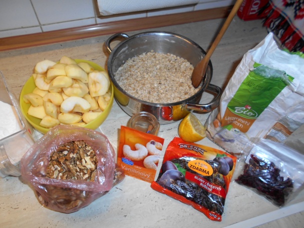 Jablkový zákusok z ovsených vločiek (fotorecept) - obrázok 2