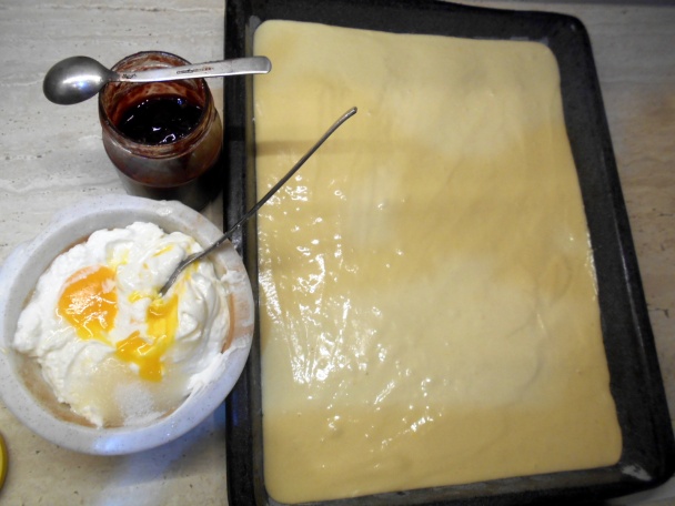 Prepadávaný koláč s tvarohom (fotorecept) - obrázok 2