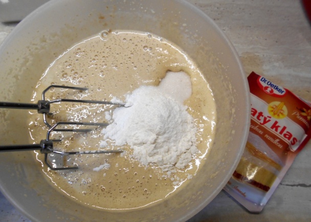 Gaštanový zákusok bez múky (fotorecept) - obrázok 3