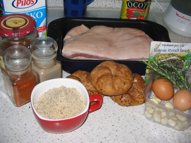 Pečený bôčik s orechovou plnkou - obrázok 1