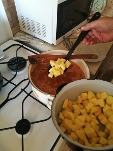 Gulášová polievka trochu vylepšená (fotorecept) - obrázok 4